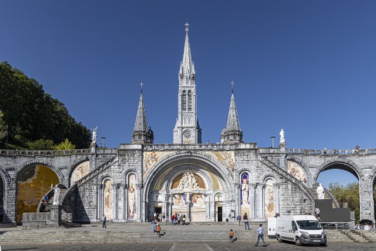 Lourdes Wallfahrtskirche in Lourdes