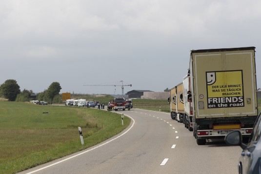 Anreise - gesperrte Straße Gesperrte Straße bei Fahrt in Pyrenäen
